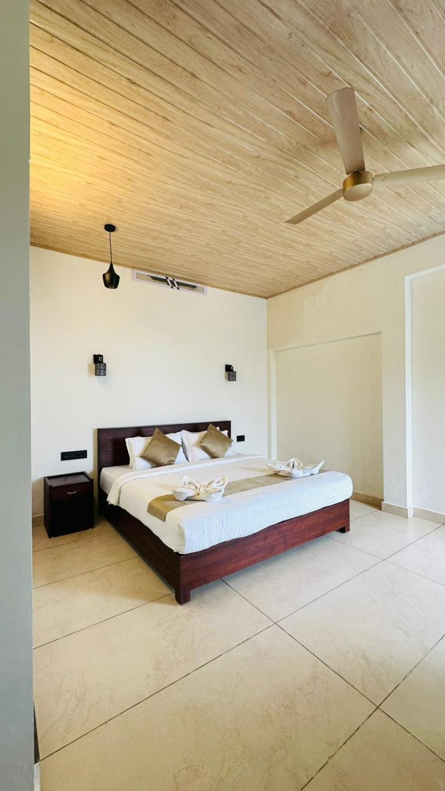 Wild Elephant Resort Kallar Vattiyar Bagian luar foto